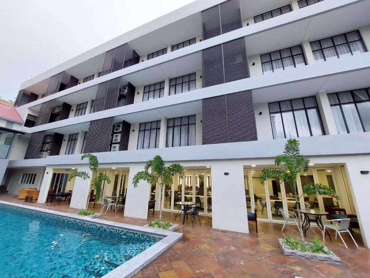 Christee Suites Hotel Малакка Экстерьер фото