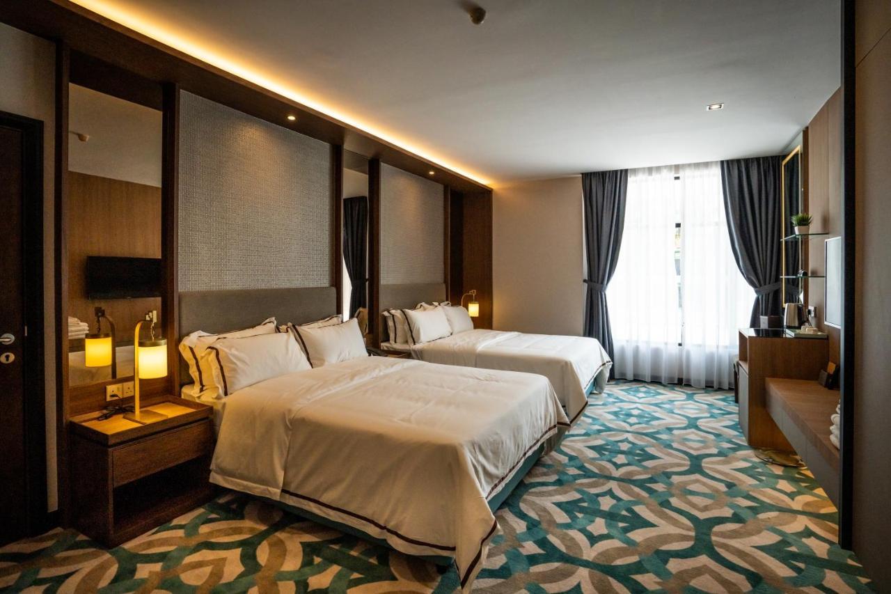 Christee Suites Hotel Малакка Экстерьер фото