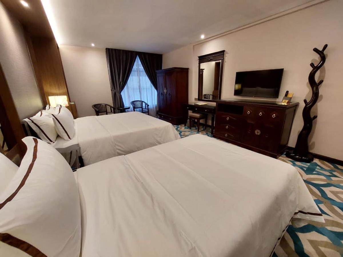 Christee Suites Hotel Малакка Экстерьер фото