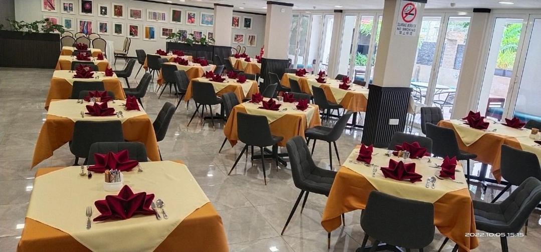 Christee Suites Hotel Малакка Экстерьер фото